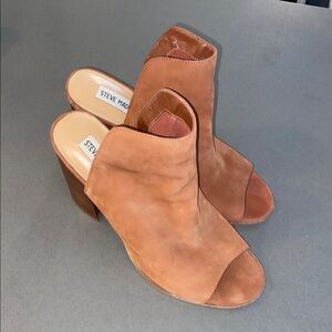 Steve Madden Tilt  Brown Peep Toe Booties